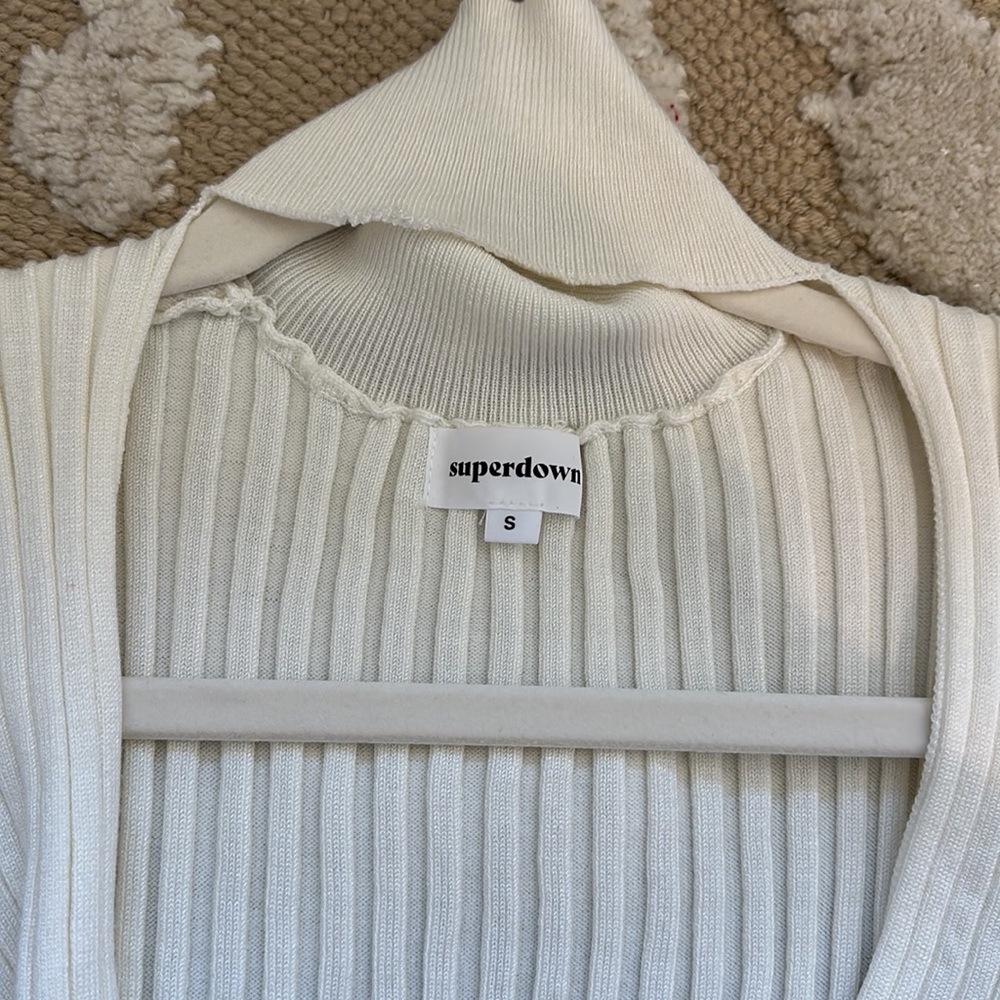 Revolve top - Picture 3 of 4